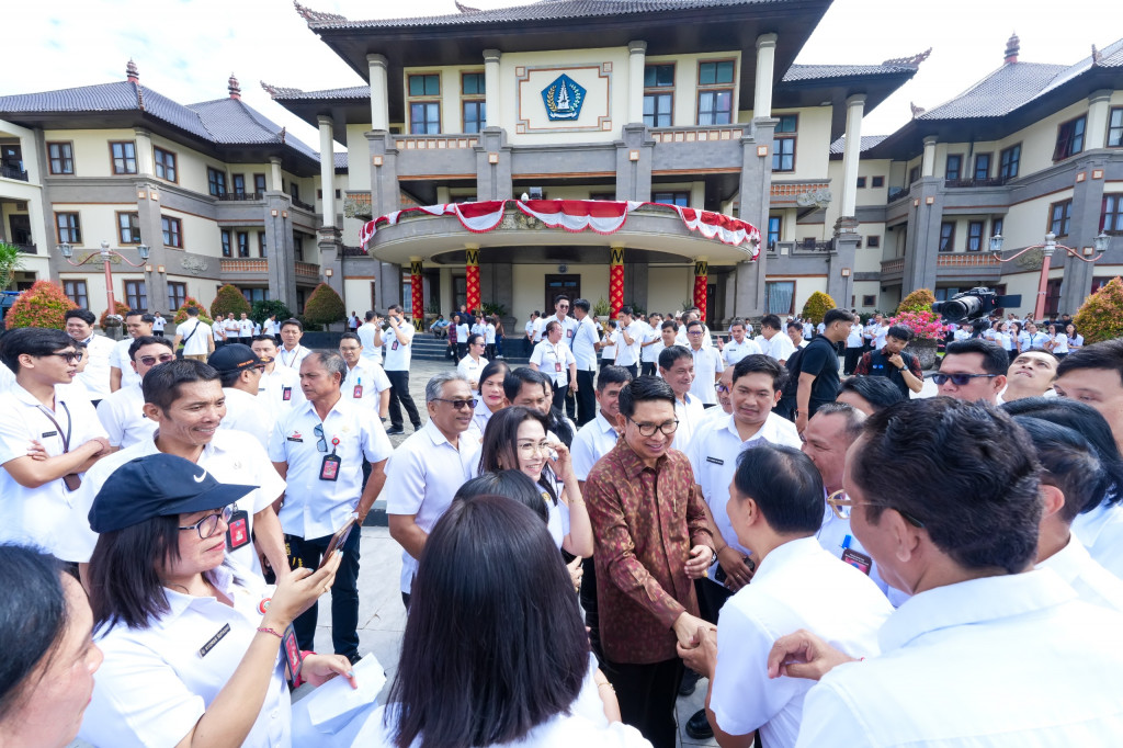Sekda Adi Arnawa Pamit Dengan Seluruh Kepala OPD dan Pegawai di Pemkab Badung